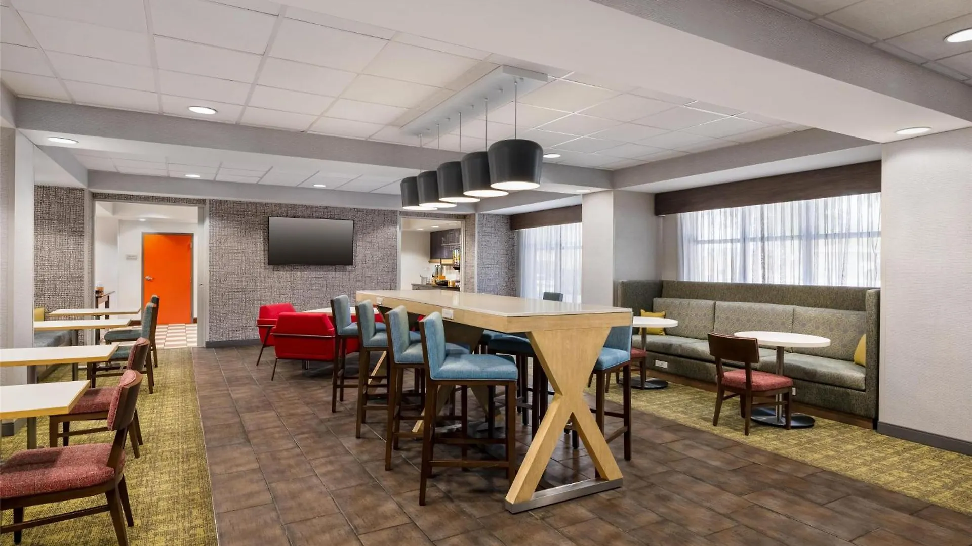 Hampton Inn Las Vegas/North Speedway 3*,