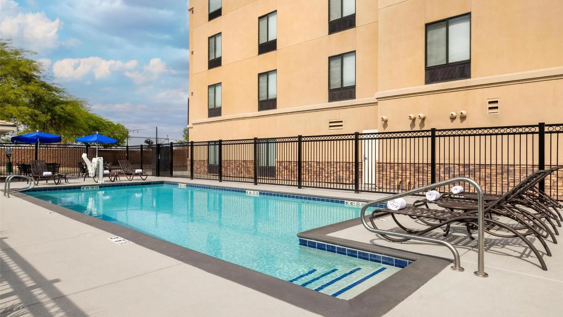 Hampton Inn Las Vegas/North Speedway Hotel